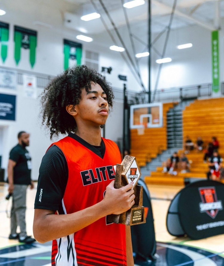 DB视讯百家乐直播吧：17岁华裔后卫朱正有望国青下期集训 郭士强对他看好