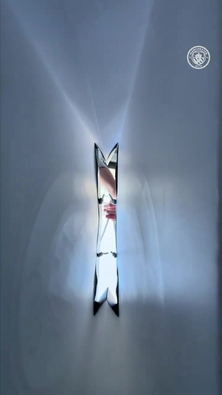 DB视讯百家乐总价2350万欧！曼城官方：19岁阿根廷中场埃切维里正式加盟球队