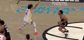 DB官网在线登录入口一度投进超远三分续命！托马斯18中8拿23分7助&下半场18分