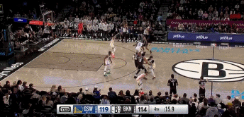 DB官网在线登录入口一度投进超远三分续命！托马斯18中8拿23分7助&下半场18分