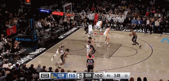 DB官网在线登录入口一度投进超远三分续命！托马斯18中8拿23分7助&下半场18分