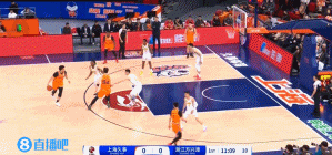 DB真人旗舰先发制人！洛夫顿三分命中后李添荣连得5分 上海开场8-0打停广厦