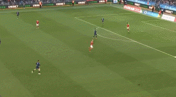 DB真人旗舰2025年进了21个球的登贝莱，他的踢球方式真的有些像梅西