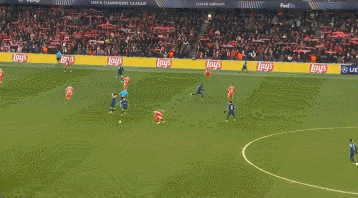 DB真人旗舰2025年进了21个球的登贝莱，他的踢球方式真的有些像梅西