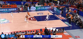 DB视讯百家乐惊出冷汗🥶上海0.5秒发球跨越全场找到洛夫顿 空接转身绝杀偏出