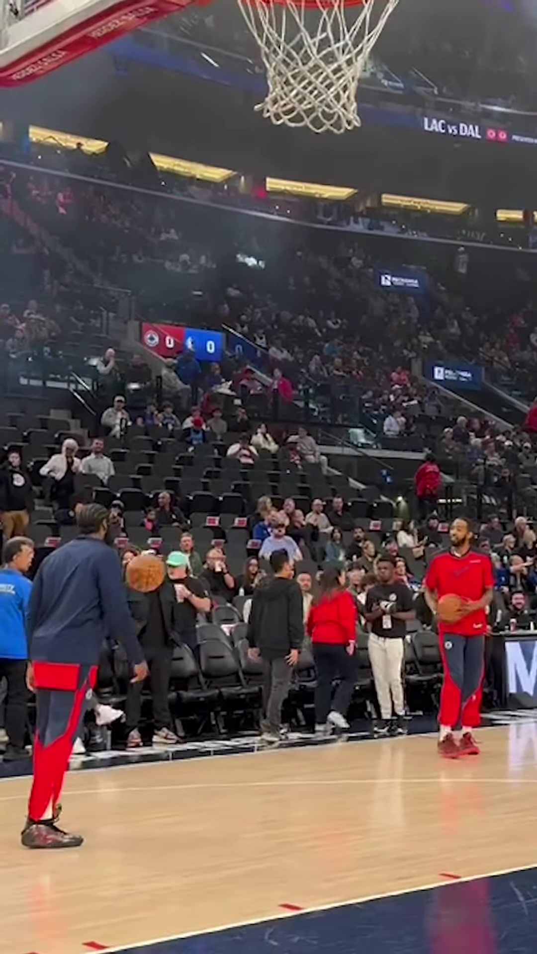 DB视讯百家乐魔鬼甲方😈！哈登离谱扣篮要求 小琼斯直呼：臣妾做不到啊😭~