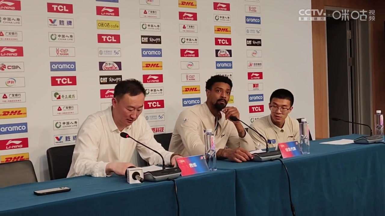 DB视讯官网刘维伟：这个赛季是非常成功的 第8和第1打满五场没有遗憾