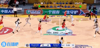 DB电子官网得分利器！小巴里-布朗扛起进攻 连中三分独得8分打停北京