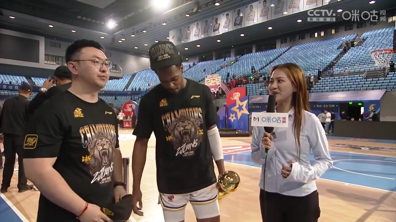 DB视讯官方登录入口巴里-布朗：一直告诉队友要保持冷静 非常开心为广厦拿下队史首冠