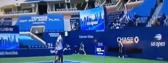 DB视讯官网脚踢网球击中司线员!穆塞蒂:是巧合,我不想伤害任何人